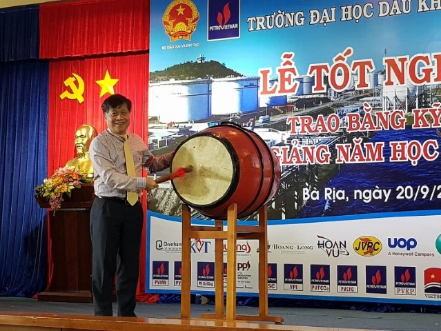 Dr. Phan Ngoc Trung Member of the Board of Directors of PVN beat the drum