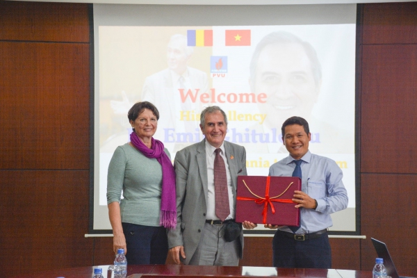 PVU vinh dự tiếp đón Ngài Đại sứ Rumani tại Việt Nam