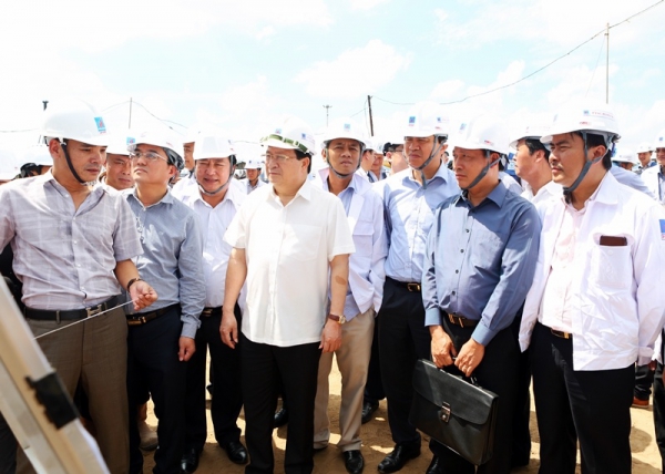 Phó Thủ tướng Trịnh Đình Dũng kiểm tra tiến độ Dự án Long Phú 1 và Sông Hậu 1